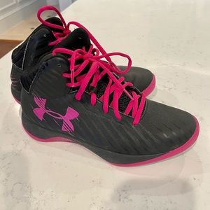 Girls indoor basketball shoes